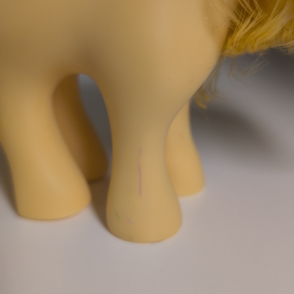 💜2/$20💜 My Little Pony Butterscotch, 35th Anniversary Pony, Excellent Conditio - Picture 2 of 4